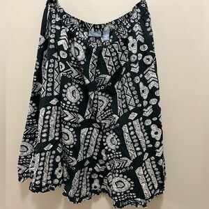 Liz and Me Black & white sequels Ruffle Boho Skirt. Gypsy Midi